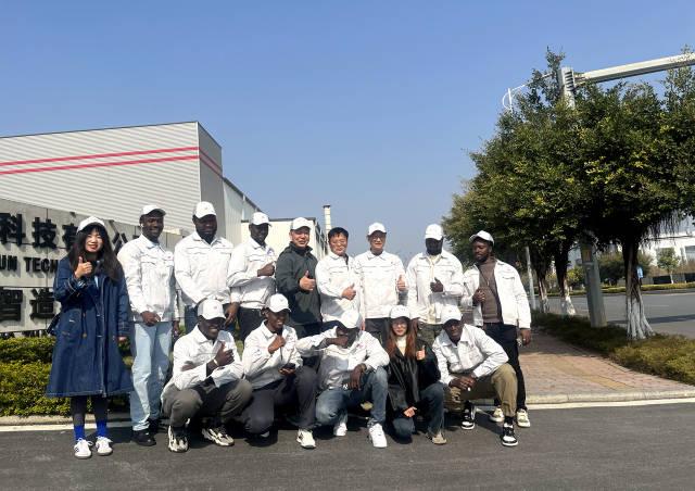 近距離體驗(yàn)中國(guó)智能制造！廣東機(jī)電職院組織來(lái)華留學(xué)生開展“感知中國(guó)”社會(huì)實(shí)踐