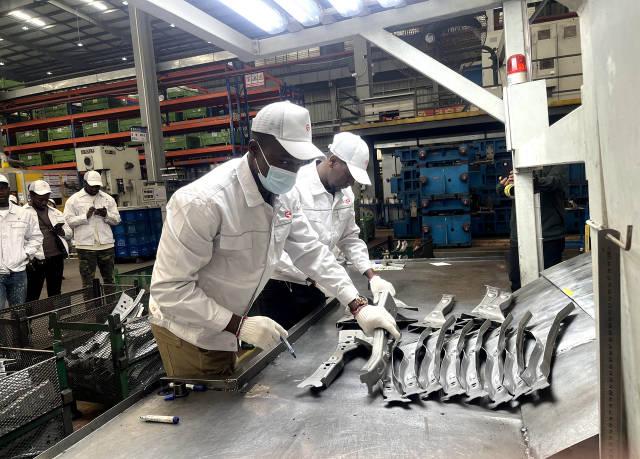 近距離體驗(yàn)中國(guó)智能制造！廣東機(jī)電職院組織來(lái)華留學(xué)生開展“感知中國(guó)”社會(huì)實(shí)踐