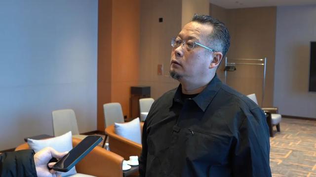 國內(nèi)首臺300噸無人駕駛AGV驚艷亮相西青！