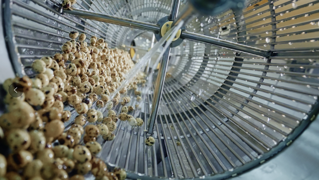 六萬億產(chǎn)業(yè)里的科技力丨智能制造開啟美味新“食”代，湖南小零食也能科技力MAX！