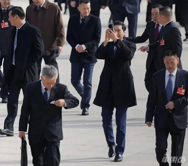 雷軍盯上“綠牌”登熱搜！力爭(zhēng)明年實(shí)現(xiàn)自動(dòng)駕駛，廣汽呼吁換電加速推廣