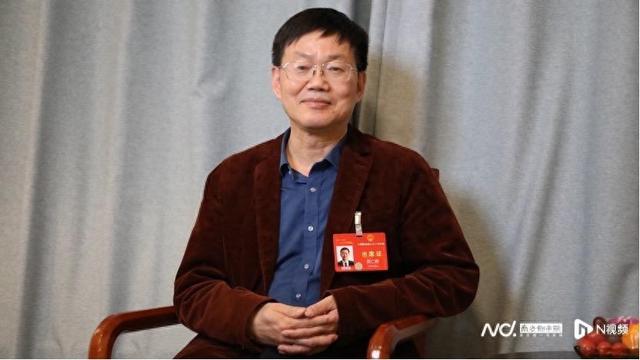 兩會(huì)代表委員熱議自動(dòng)駕駛：建議修改上位法，加快規(guī)?；瘧?yīng)用